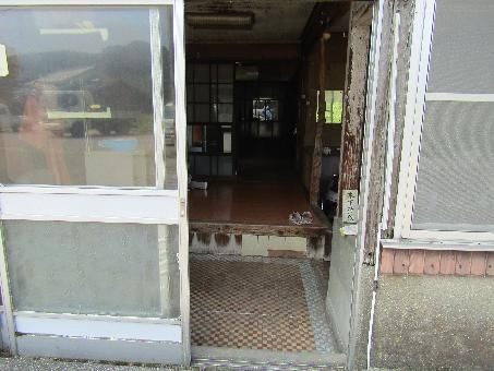 8DK Shop-House on 464sqm Lot in Kitsuki, Oita - Thumbnail 2