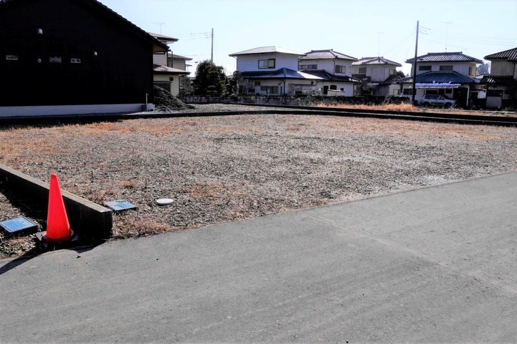 300 sqm Sun-Filled Vacant Land for Sale in Tochigi City - Thumbnail 2