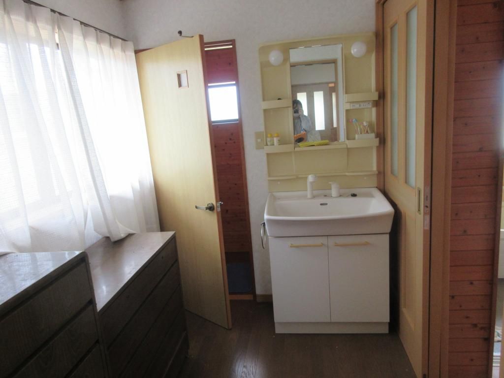 5LDK Akiya Bank House with Log House Style Living in Miyoshi - Thumbnail 2