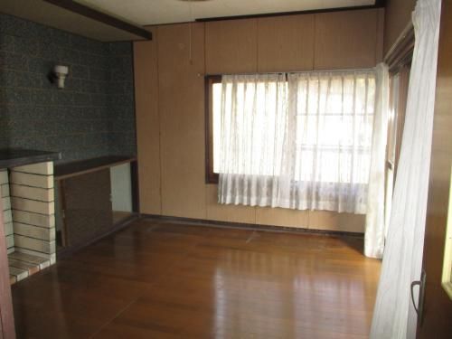 Spacious Akiya with Large Garden in Kasaoka, Okayama for 2.5M Yen - Thumbnail 3