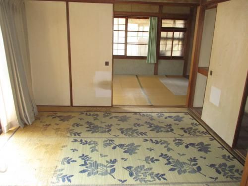 Spacious Akiya with Large Garden in Kasaoka, Okayama for 2.5M Yen - Thumbnail 4