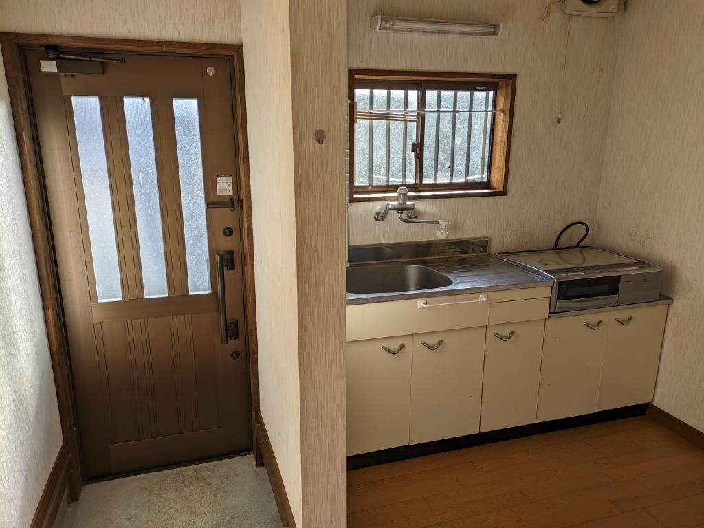 2 Million Yen Wooden House with Extra Land in Nishiawakura - Thumbnail 2