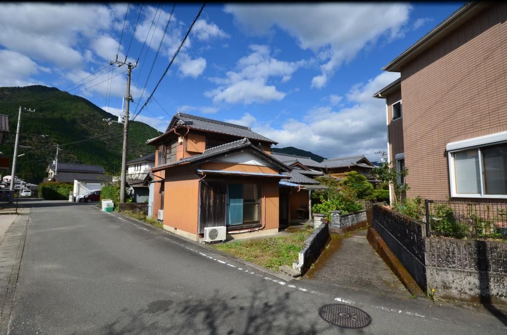 6DK Detached House for Sale in Naka Town, Tokushima - Thumbnail 2