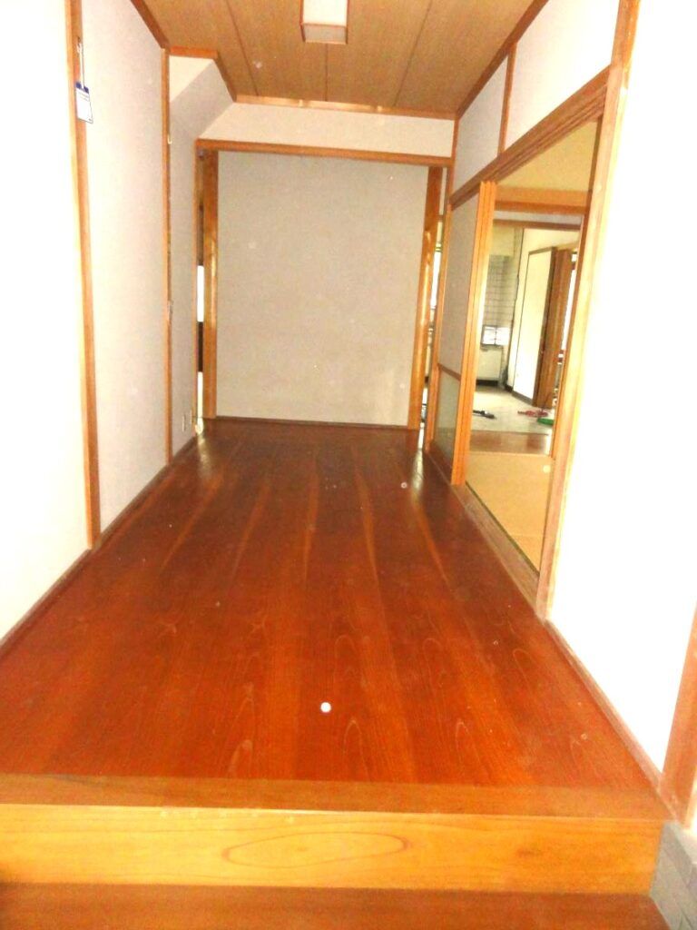 Spacious Rural Home with Garage and Farmland in Asago, Hyogo - Thumbnail 4