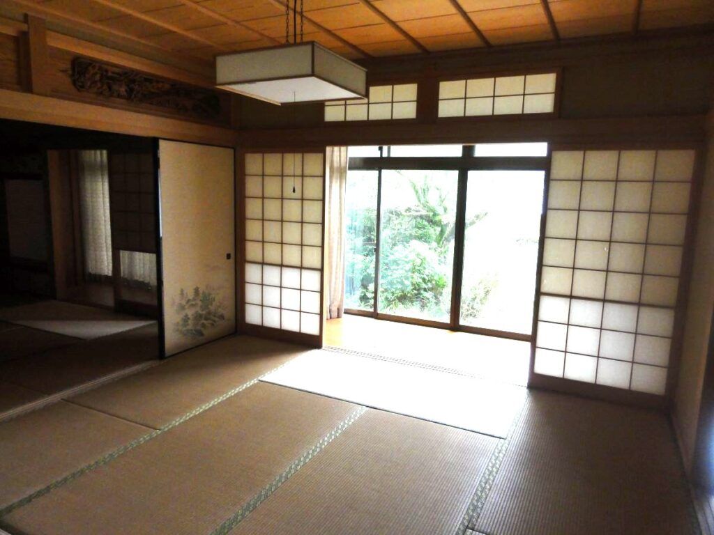 Spacious Rural Home with Garage and Farmland in Asago, Hyogo - Thumbnail 2