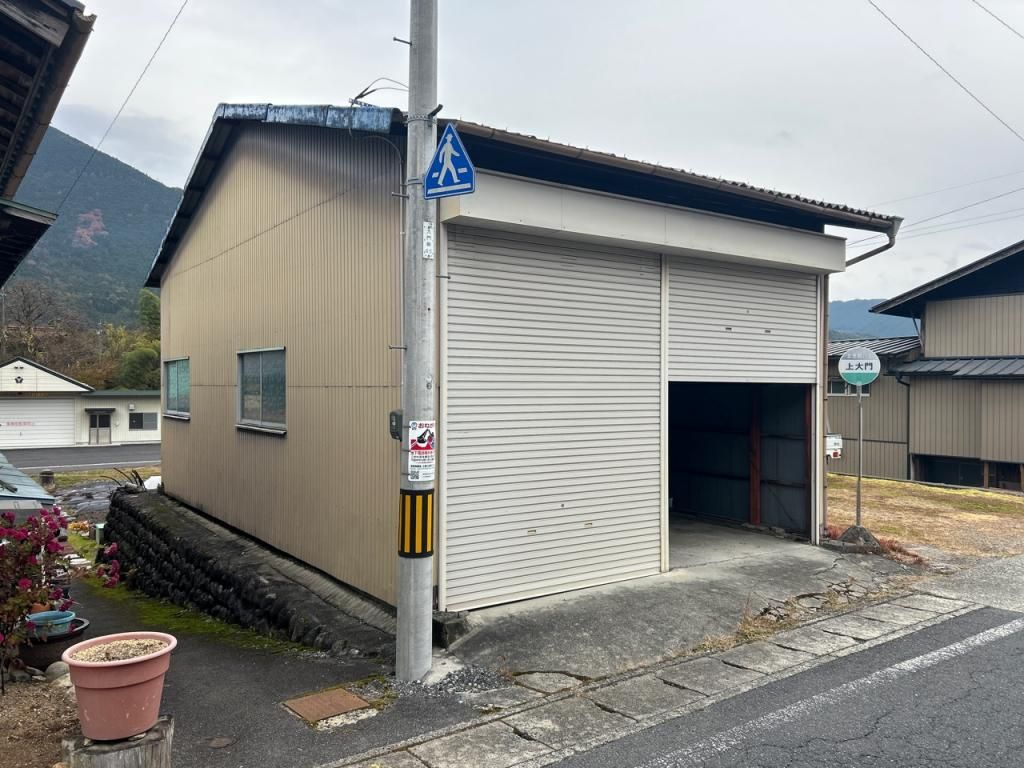 7DK House with Field for Sale in Nakatsugawa, Gifu - Image 1