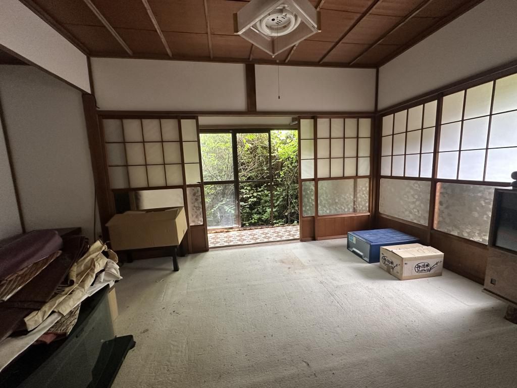Secluded 1964 Single-Story House for Sale in Yahiko Village, Niigata - Thumbnail 4