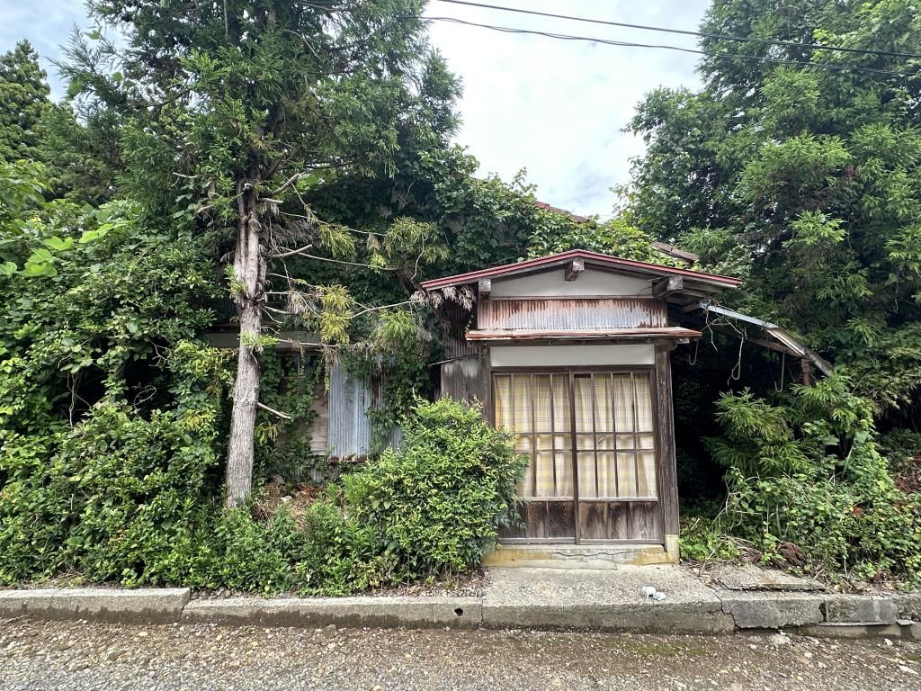 Secluded 1964 Single-Story House for Sale in Yahiko Village, Niigata - Thumbnail 3