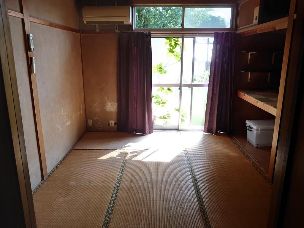 1974 Detached House on 323 sqm Corner Lot in Izumozaki, Niigata - Thumbnail 3