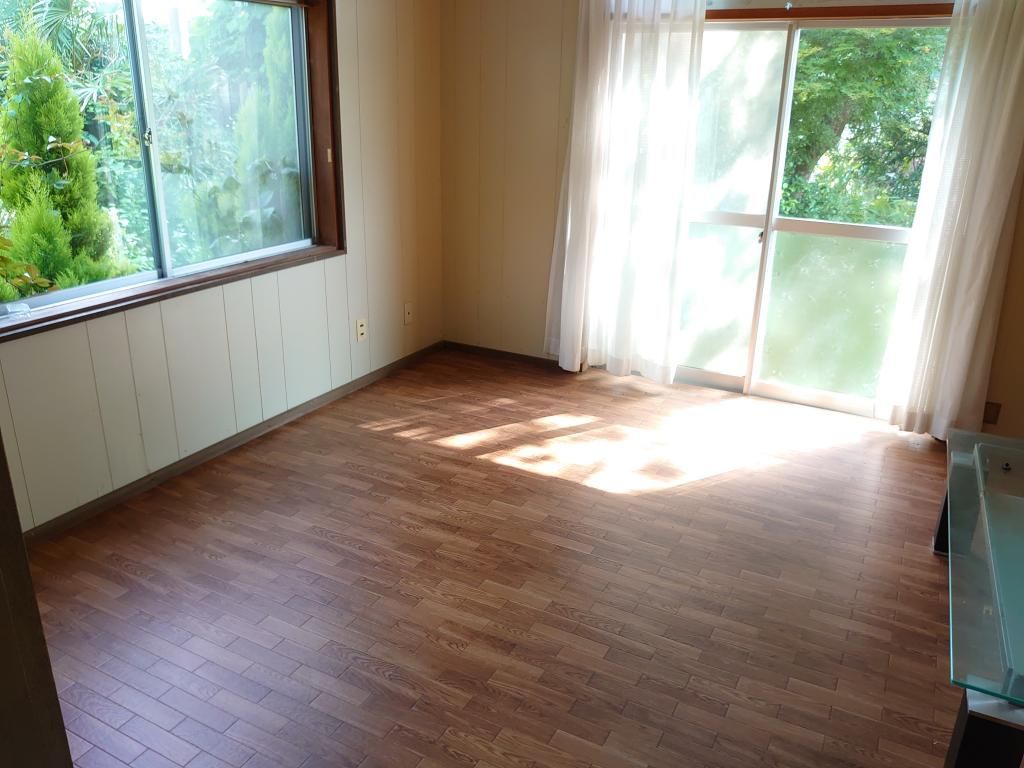 1974 Detached House on 323 sqm Corner Lot in Izumozaki, Niigata - Thumbnail 2