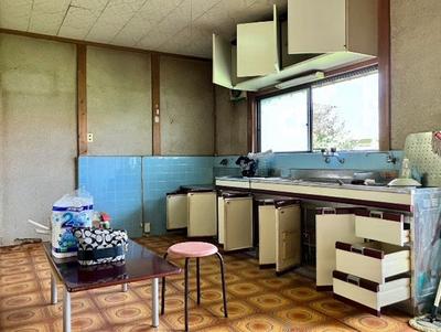Spacious 7DK House with Agricultural Land in Saijo City — Image 3, Saijo, Ehime