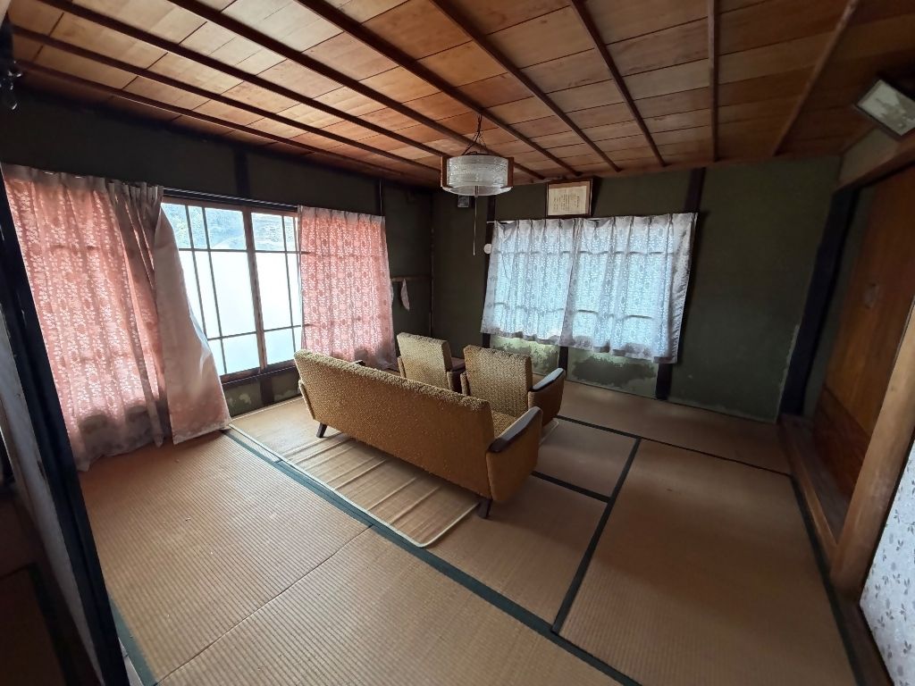 5DK House with Land in Mihara, Hiroshima – Akiya Bank - Thumbnail 4