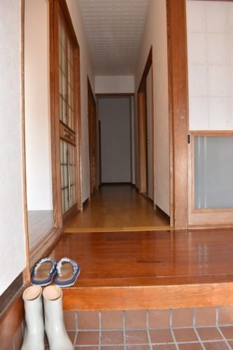 Renovated 6LDK Rental House with Large Garden in Isa City, Kagoshima - Thumbnail 3