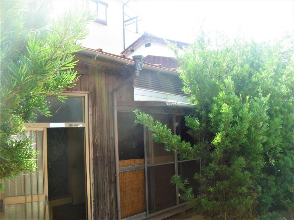 6DK Two-Story House for Sale in Uwajima, Ehime - Akiya Bank Property - Thumbnail 3