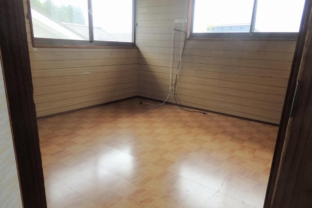 Pet-Friendly 5K House for Rent with Sunroom in Takaharu, Miyazaki - Image 22