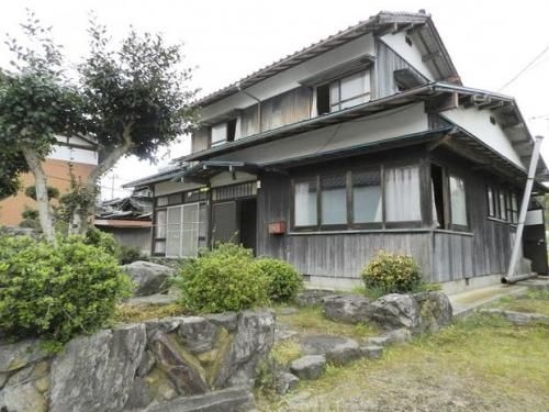 5DK Detached House with Large Garden for Sale in Kurayoshi, Tottori - Thumbnail 2