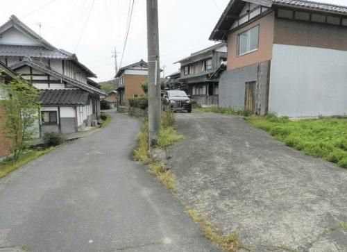 5DK Detached House with Large Garden for Sale in Kurayoshi, Tottori - Thumbnail 3