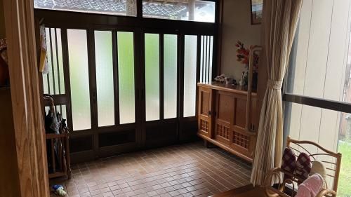 5DK Vacant House for Sale in Quiet Sanjo City Neighborhood - Thumbnail 2