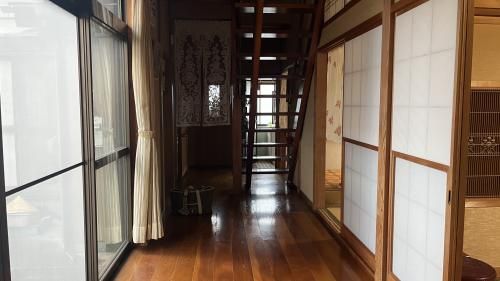 5DK Vacant House for Sale in Quiet Sanjo City Neighborhood - Thumbnail 4