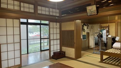 5DK Vacant House for Sale in Quiet Sanjo City Neighborhood - Thumbnail 3