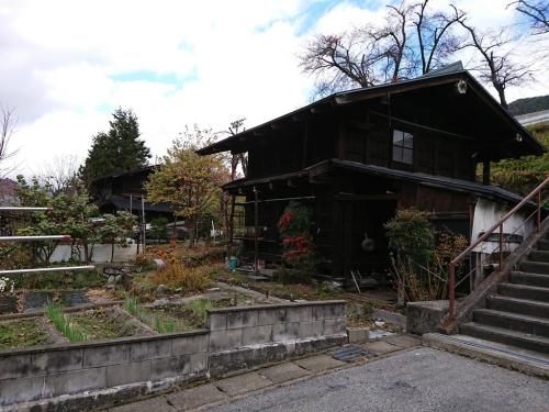 Hida City Akiya: Large Land with Traditional Home & Storehouse - Thumbnail 4