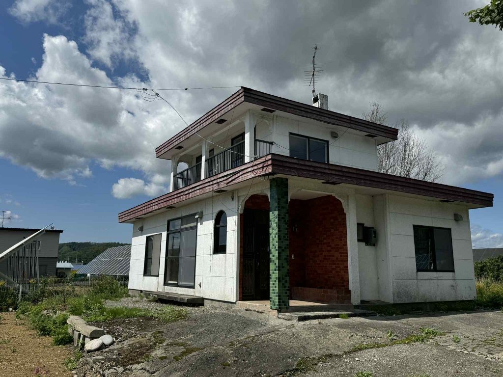 Detached House for Sale in Urahoro, Hokkaido - 99.02 sqm on 290.9 sqm Land - Thumbnail 2