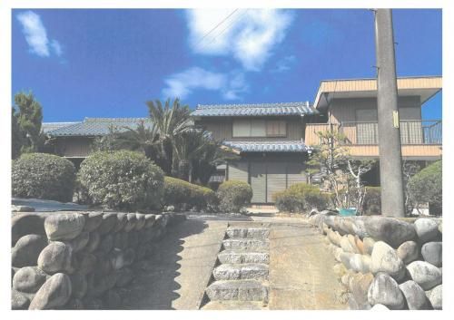 Large 1968 House on 1040 sqm Land in Kuwana, Mie - Main Image