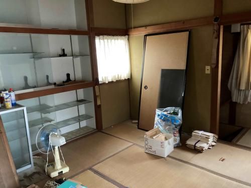 5-Bedroom Traditional House for Sale in Quiet Hagi Neighborhood - Thumbnail 3