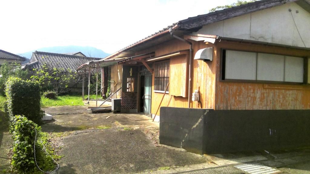5DK Wooden House for Sale in Kimotsuki Town, Kagoshima - Image 1