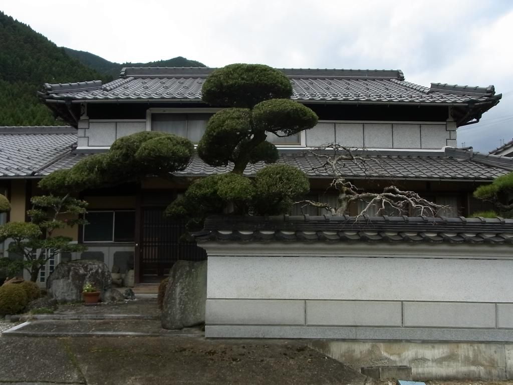 Traditional 10DK Japanese House with Renovated Bath in Kamiakawa - Image 1