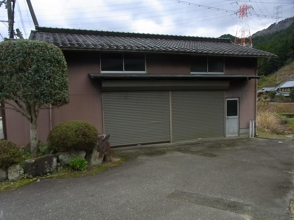 Traditional 10DK Japanese House with Renovated Bath in Kamiakawa - Thumbnail 3