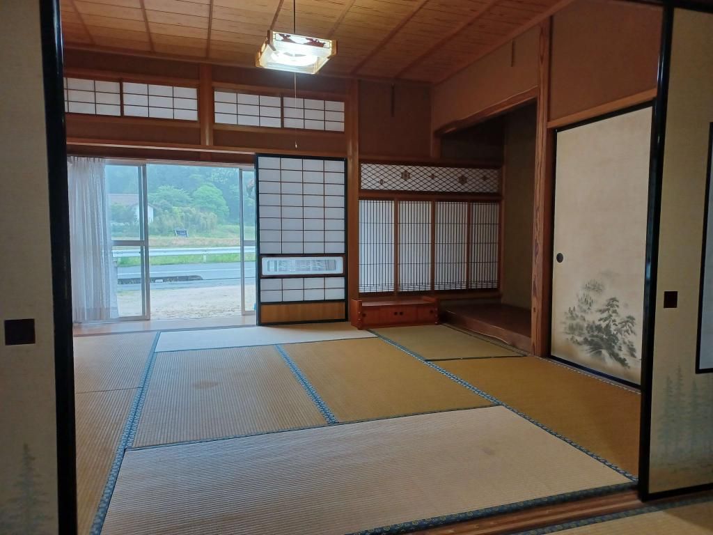 Affordable 7DK Country House with Leased Land in Unnan, Shimane - Thumbnail 2