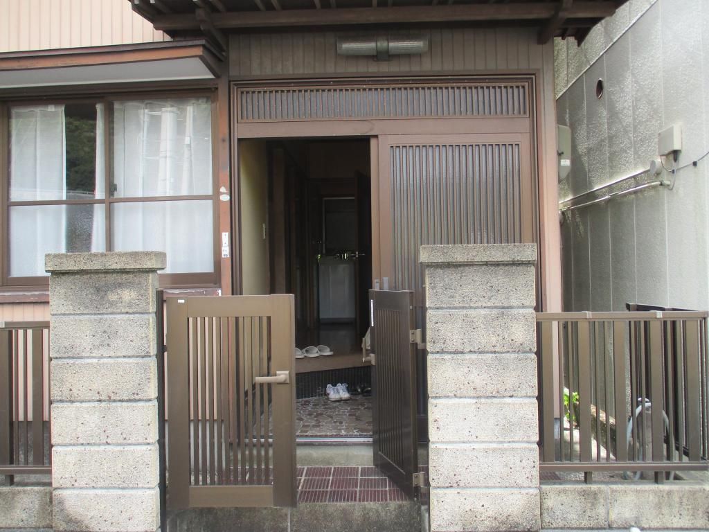 5K House for Sale in Central Yawatahama, Ehime - Akiya Bank Property - Thumbnail 3