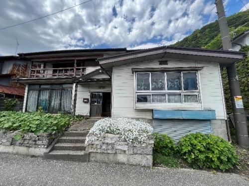 Spacious 6K Fixer-Upper House for Sale in Nanbu Town, Aomori - Thumbnail 2