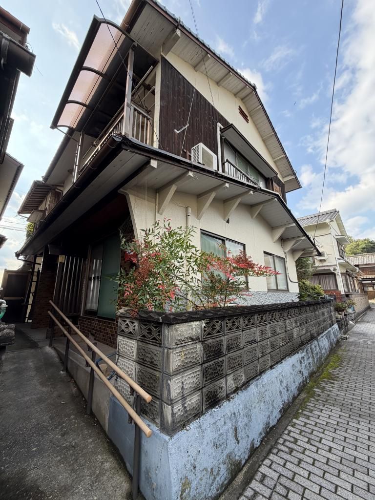 3LDK House with Sea View in Imabari, Ehime | 92.19 sqm - Thumbnail 2