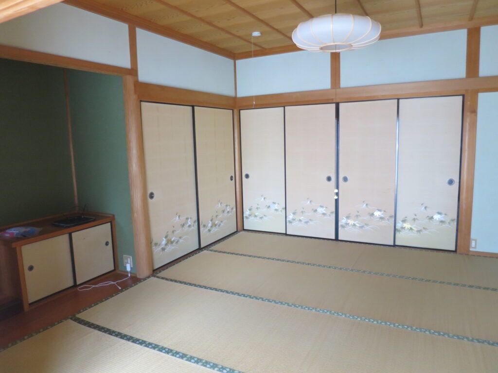 Traditional Wooden Home with Storehouse in Asago, Hyogo - Thumbnail 4