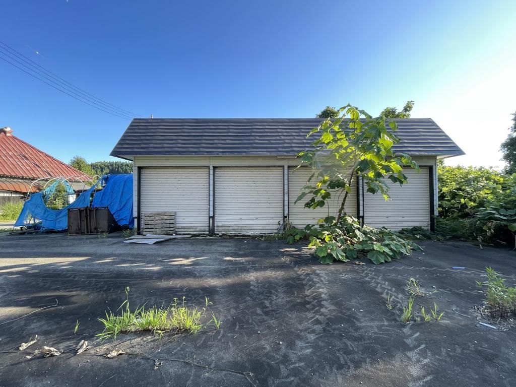 6LDK Detached House on Large Corner Plot in Kaneyama, Yamagata - Thumbnail 4