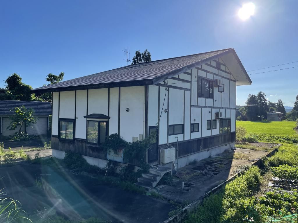 6LDK Detached House on Large Corner Plot in Kaneyama, Yamagata - Thumbnail 3