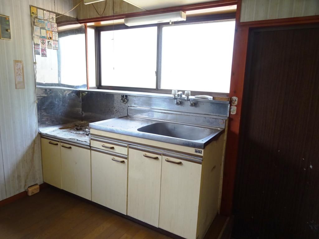 Traditional 3K House on 451sqm Corner Lot in Kasama, Ibaraki - Thumbnail 4