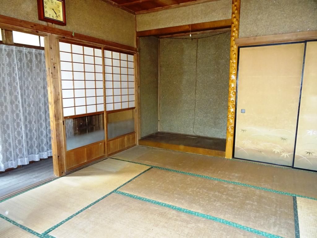 Traditional 3K House on 451sqm Corner Lot in Kasama, Ibaraki - Thumbnail 2