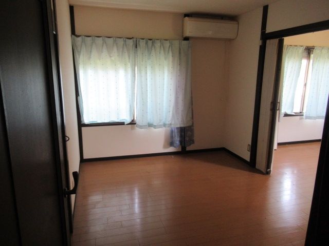 Spacious Corner Lot Home in Echizen Town, Fukui | 382 sqm Land - Thumbnail 4