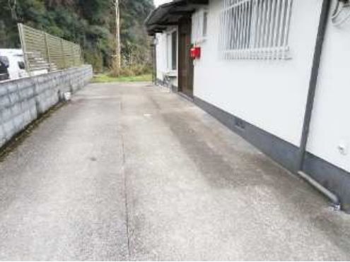 Renovated 5DK House in Usuki, Oita with Mountain Views - Thumbnail 2