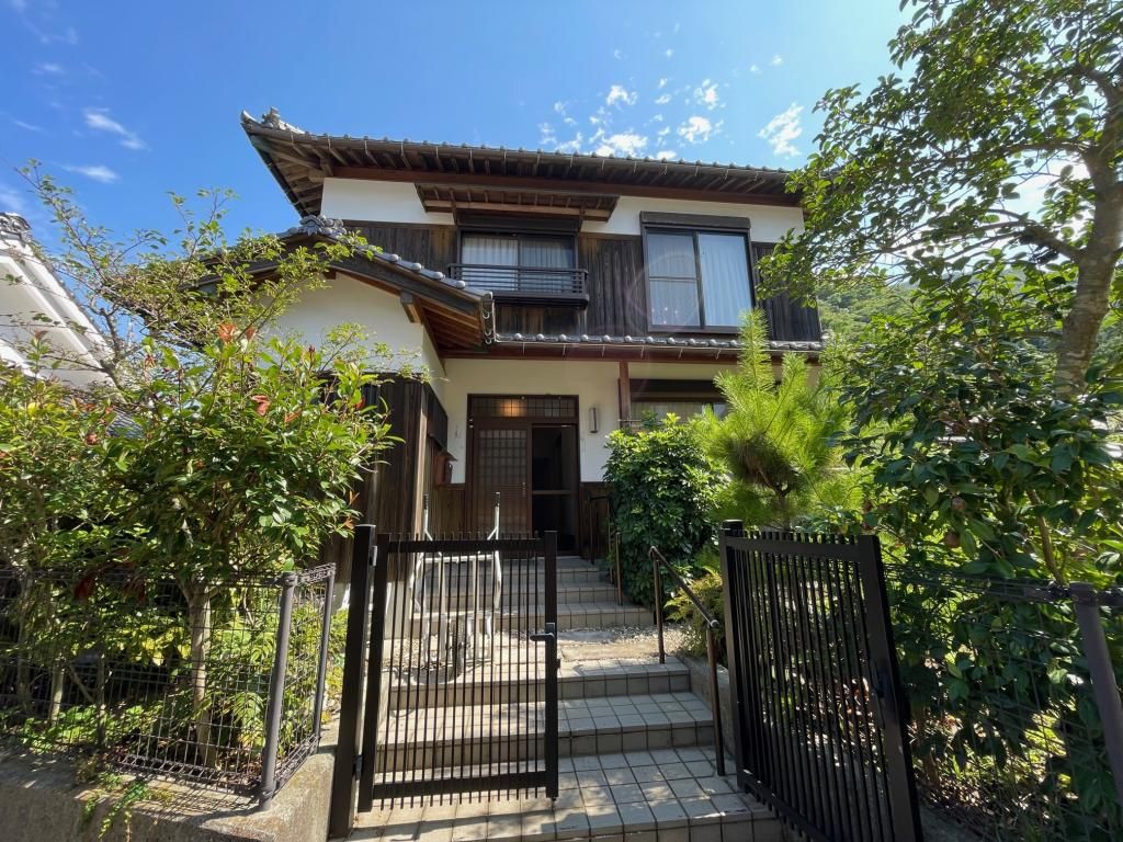 4LDK House for Sale in Seiyo City, Ehime - Near the Sea - Thumbnail 2