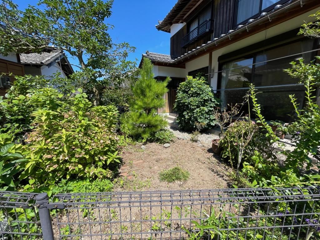 4LDK House for Sale in Seiyo City, Ehime - Near the Sea - Thumbnail 3