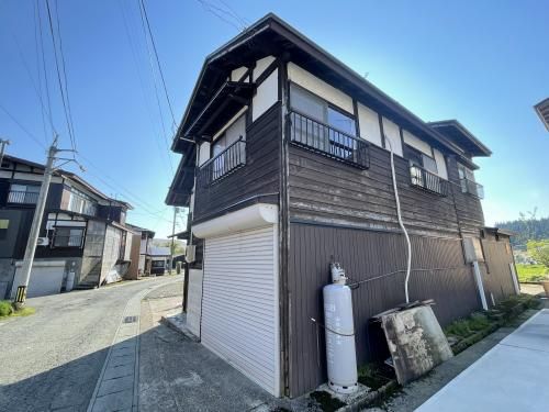 Rental House in Kaneyama, Yamagata - 2DK Traditional Wooden Home - Image 1