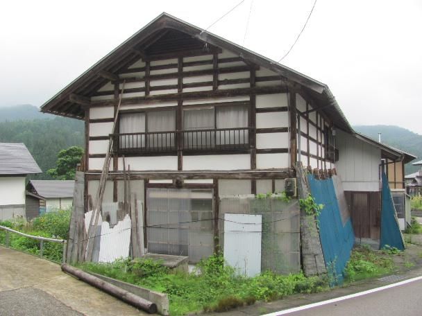 1970 Wooden House for Sale on 462sqm Land in Yanaizu, Fukushima - Thumbnail 2