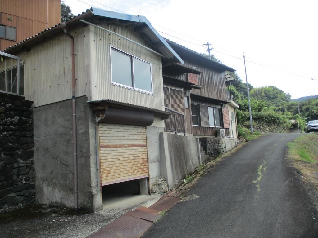 Well-Maintained 4K House in Yawatahama, Ehime - Akiya Bank Listing - Image 1