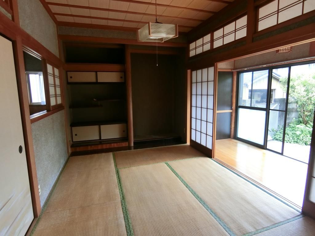Large Garden Wooden House for Sale in Aki City, Kochi - Thumbnail 3