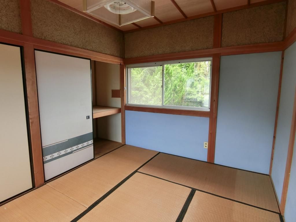Large Garden Wooden House for Sale in Aki City, Kochi - Thumbnail 2