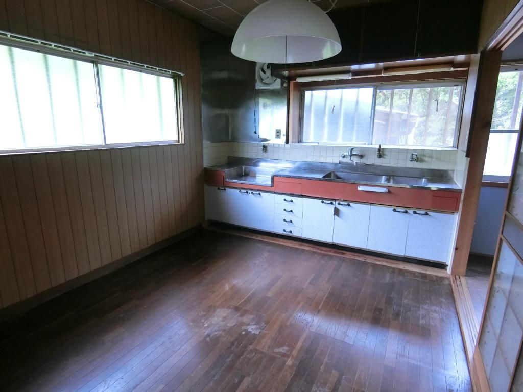 Large Garden Wooden House for Sale in Aki City, Kochi - Thumbnail 4